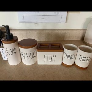 Rae Dunn Bathroom Set